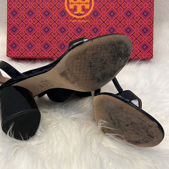 Tory Burch patent heeled sandals - Picture 3 of 5